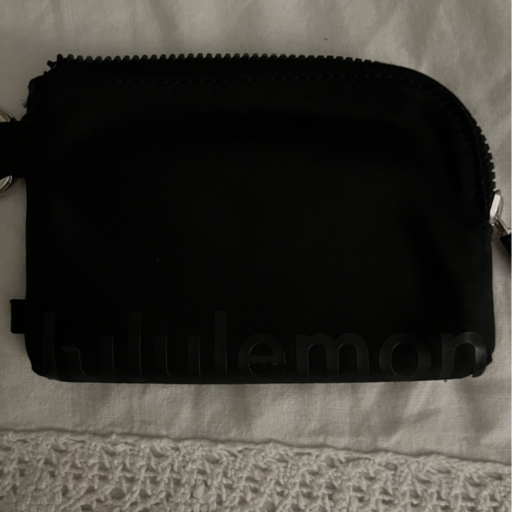 Lulu Lemon 🍋 card and key case